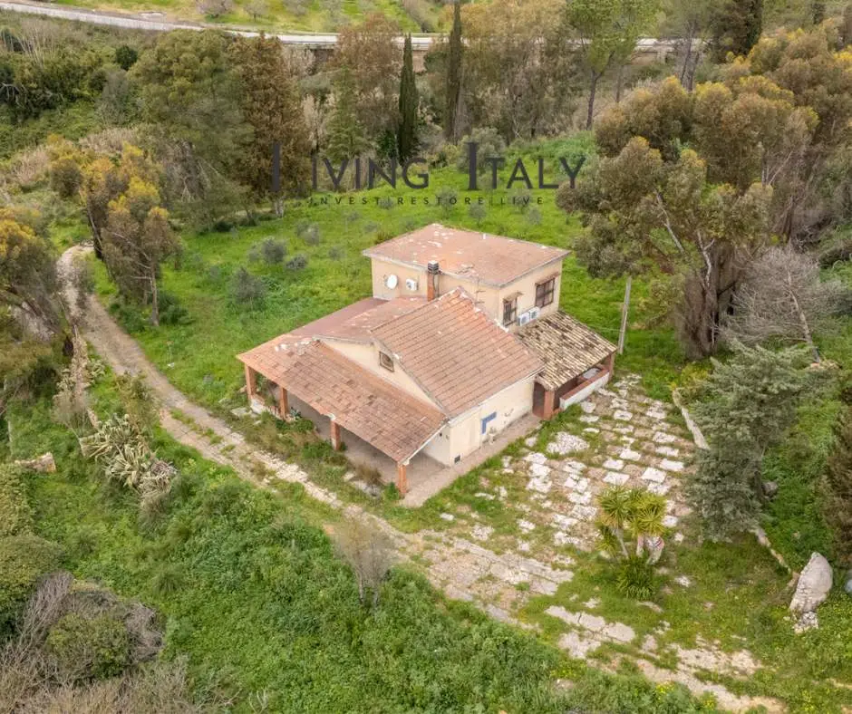 Sicilian countryside property