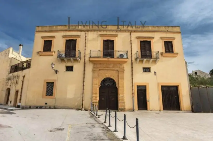 Historic Palace for Sale in Santa Margherita di Belice