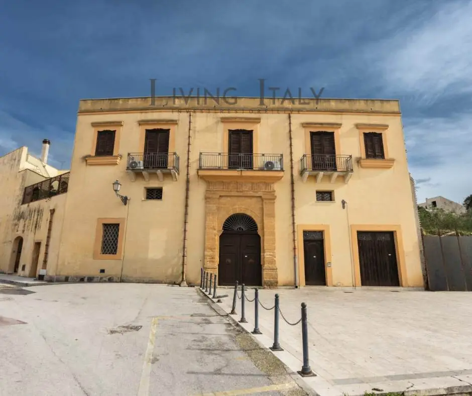 Historic Palace for Sale in Santa Margherita di Belice