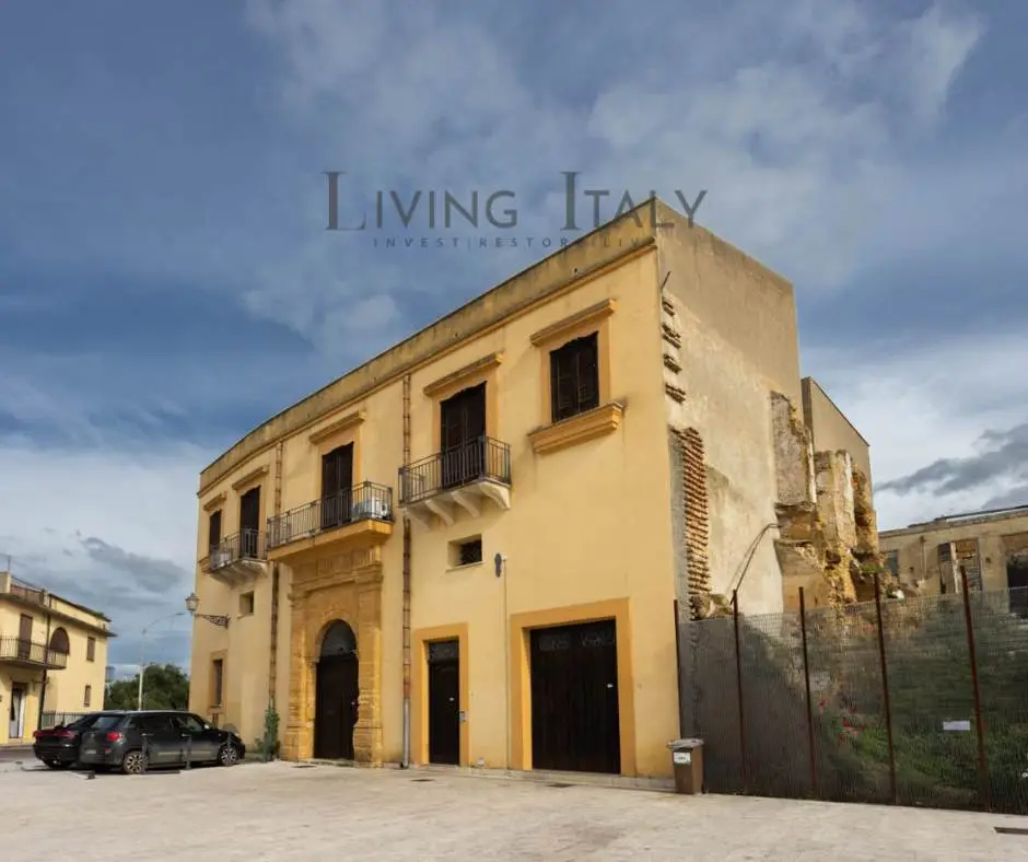 historic palace for sale in Santa Margherita di Belice